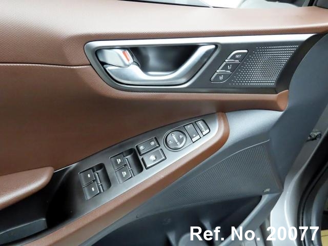  Hyundai / Ioniq Stock No. 20077